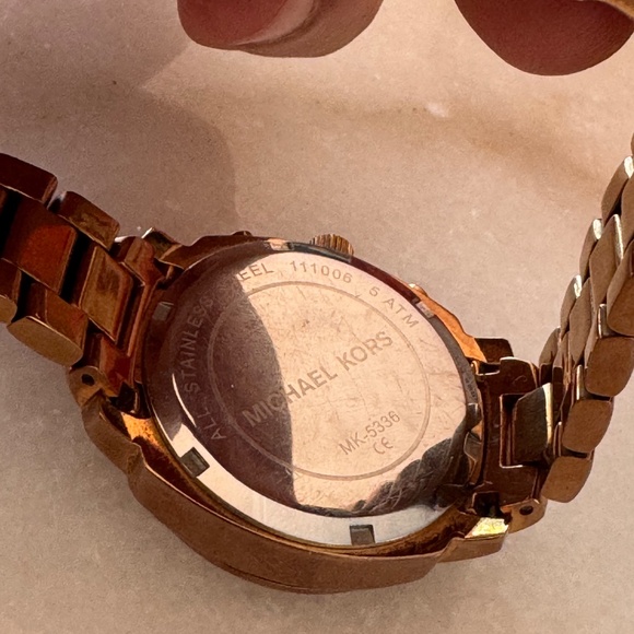 Mk 111006 rose gold watch - Picture 3 of 8